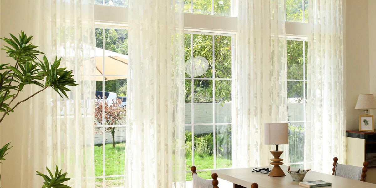 Curtains for Large Windows: How to Boost Energy Efficiency with Better Window Insulation